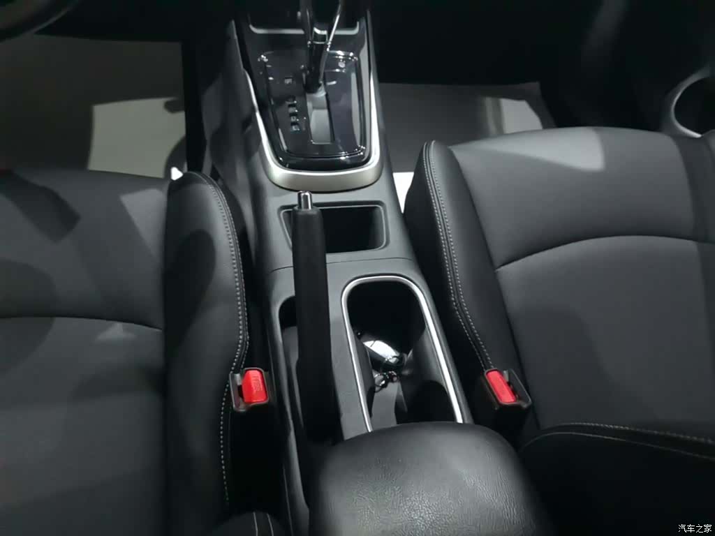 Nissan Tiida, 2023 14