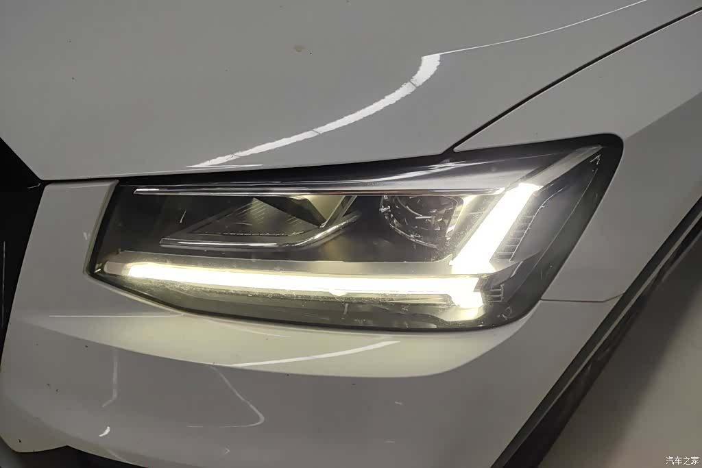 Audi Q2L, 2019 все фото