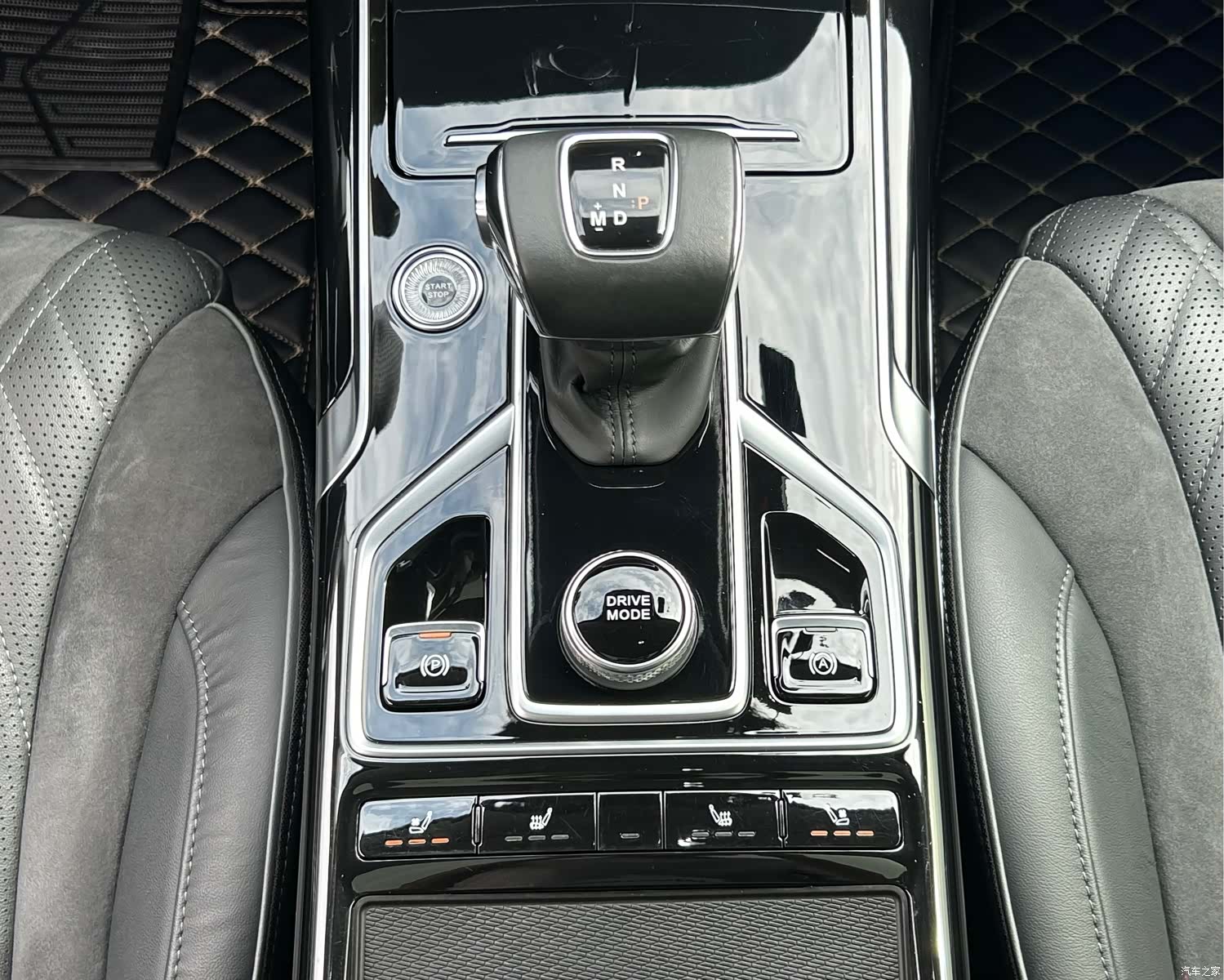 Hongqi HS5, 2023 25