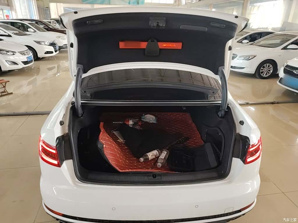 Audi A4L, 2018 19