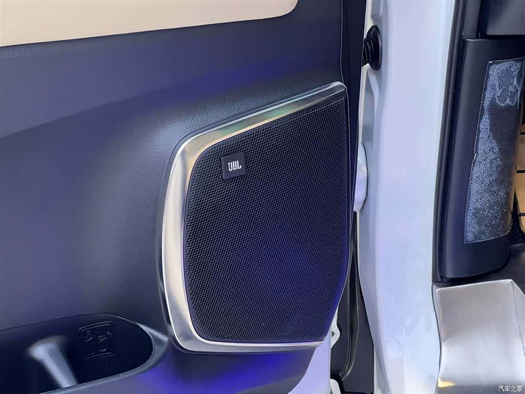 Toyota Alphard, 2022 23