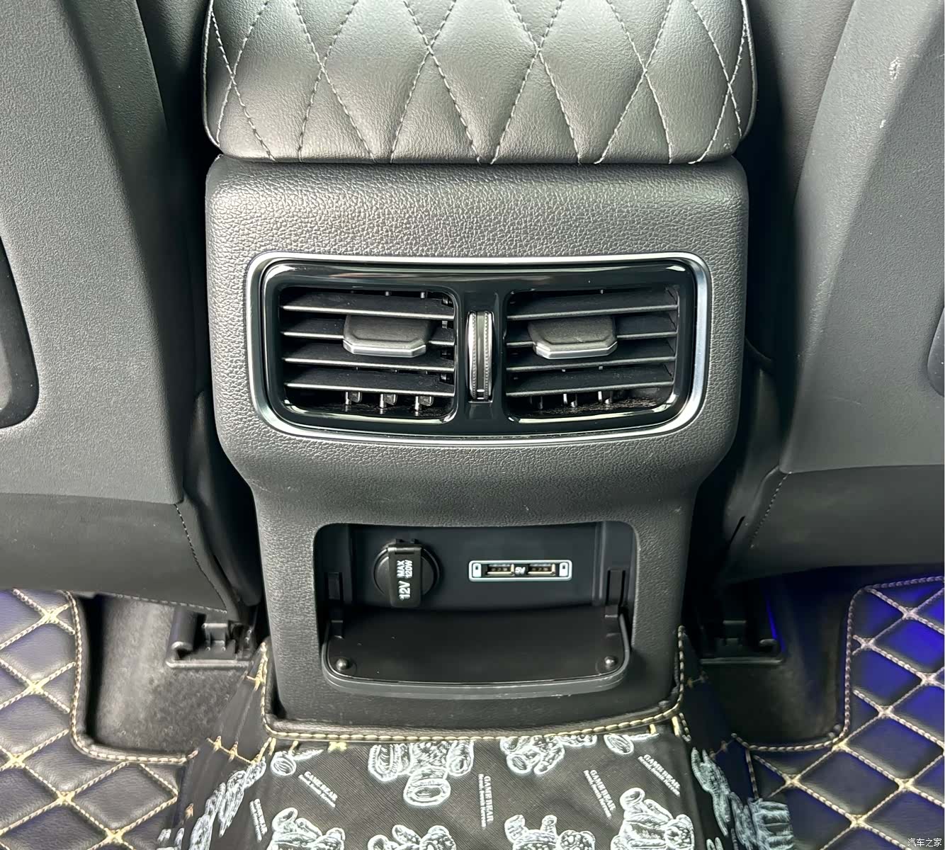 Hongqi HS5, 2023 15