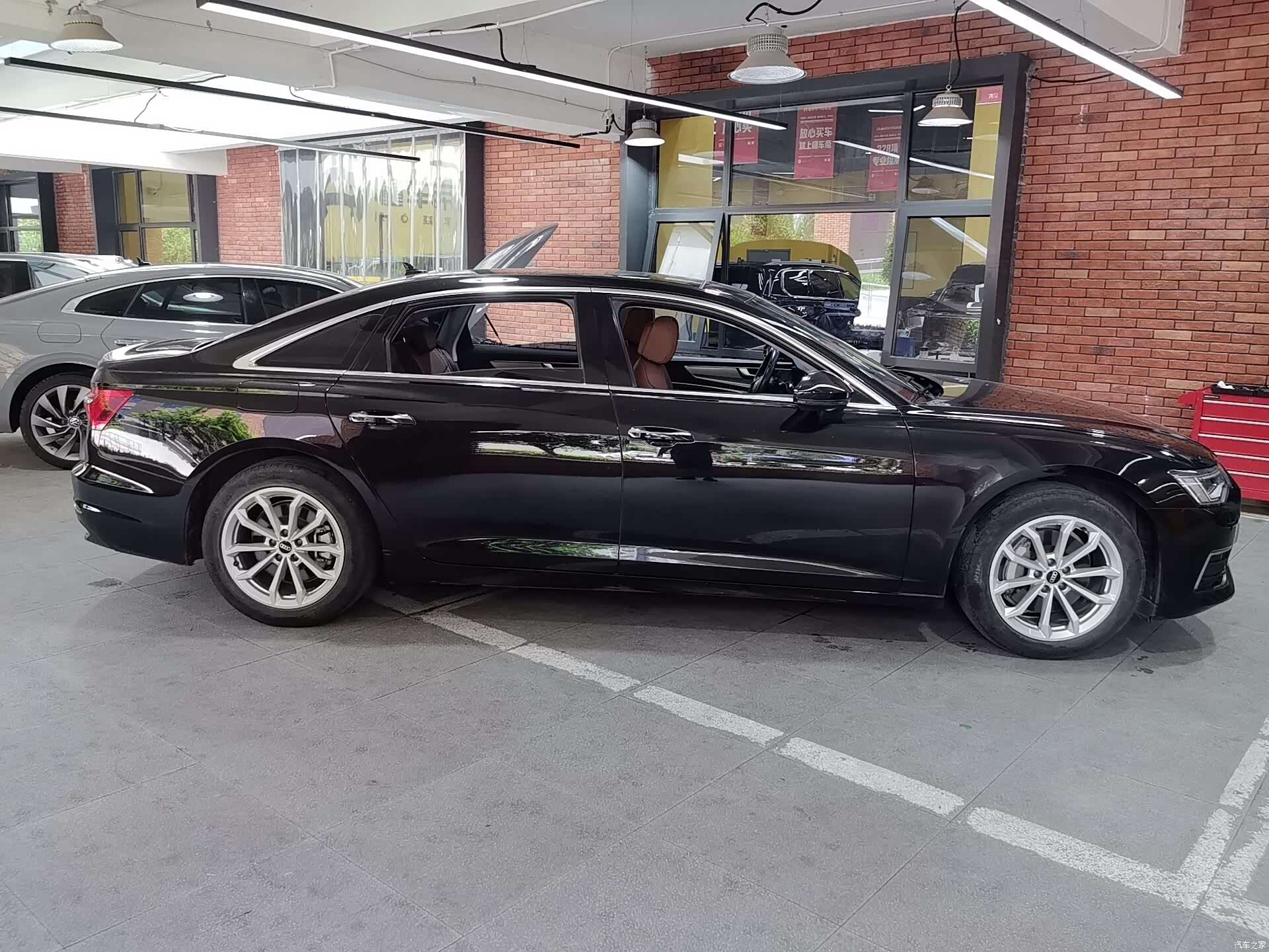 Audi A6L, 2022 все фото