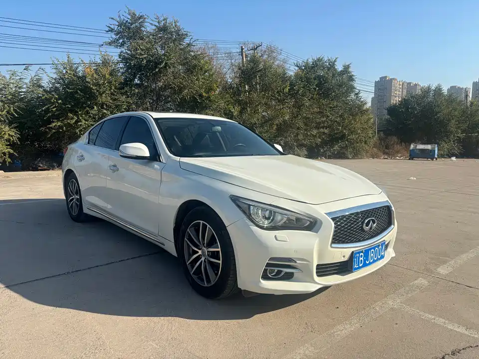 Infiniti Q50L