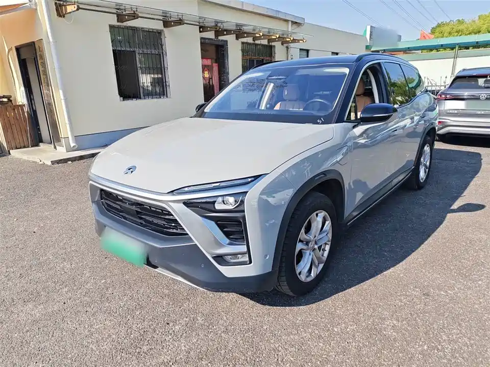 NIO ES8