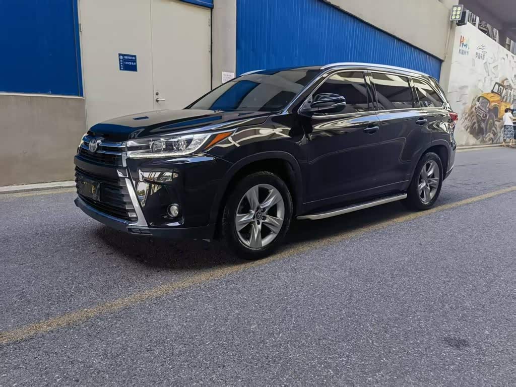Toyota Highlander 2018 2.0T Luxury 7 мест V