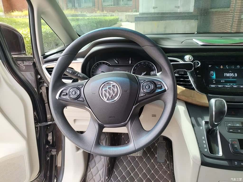 Buick GL8, 2019 11
