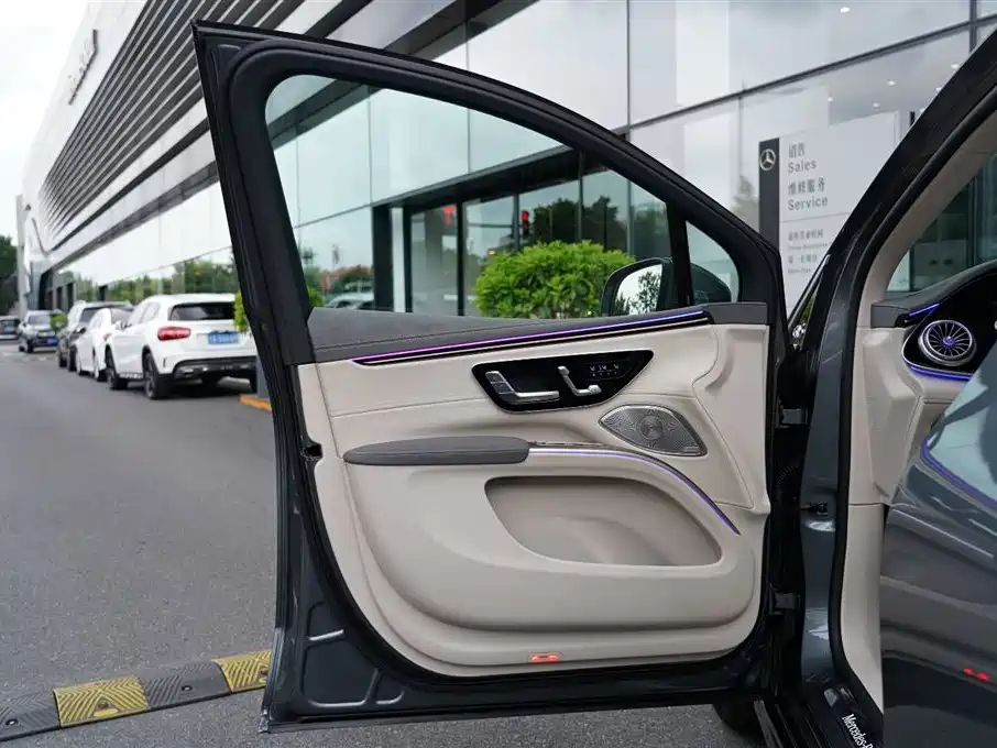 Mercedes-Benz EQS SUV