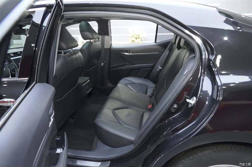 Toyota Camry, 2020 16