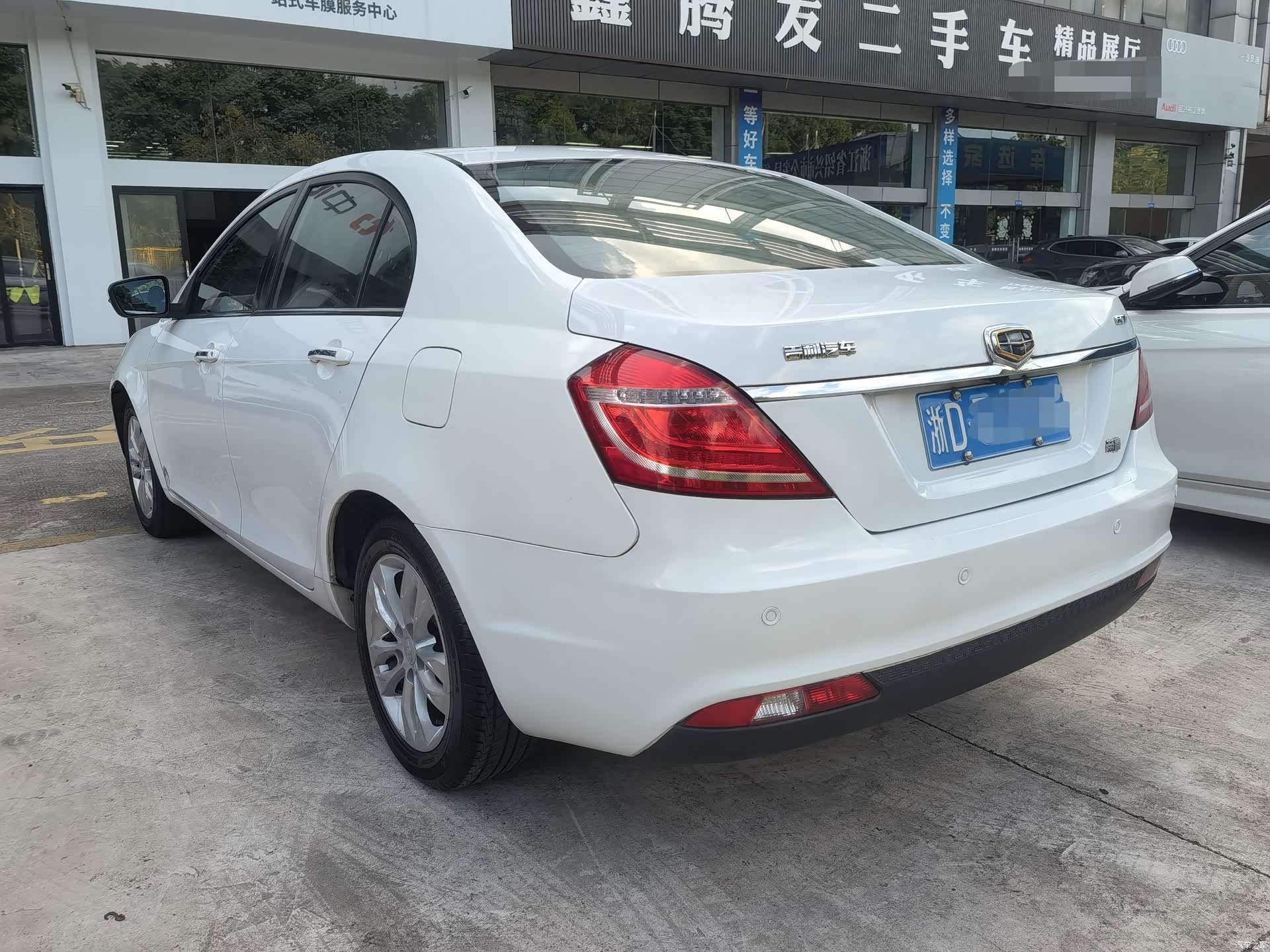Geely Emgrand, 2015 6
