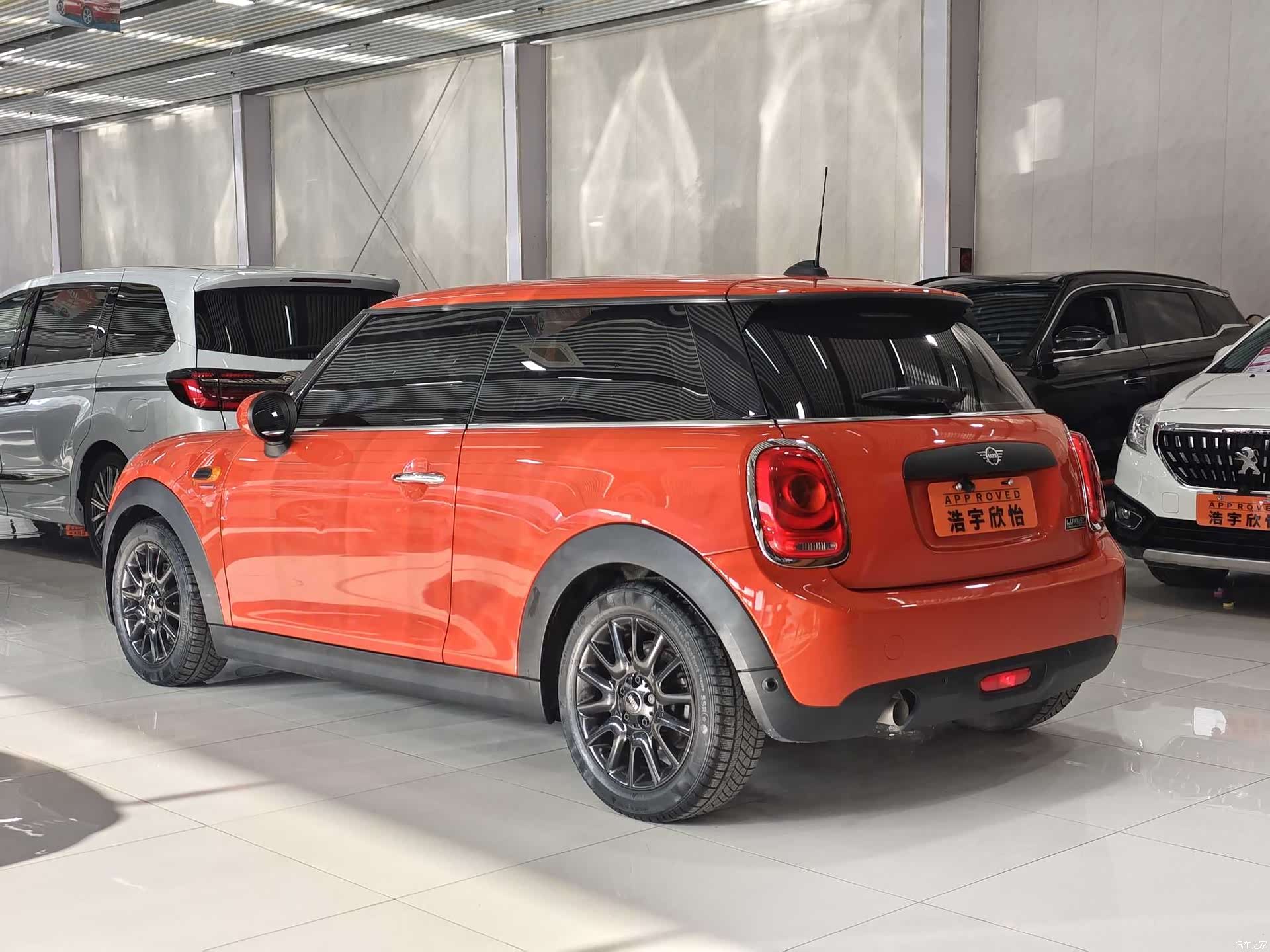 Mini ONE, 2019 4