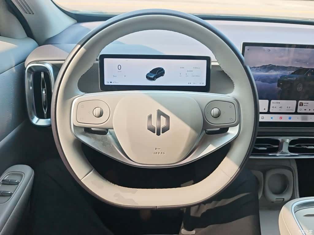 Leapmotor B10, 2025 11