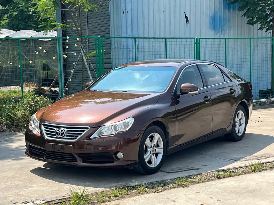 Toyota Reiz