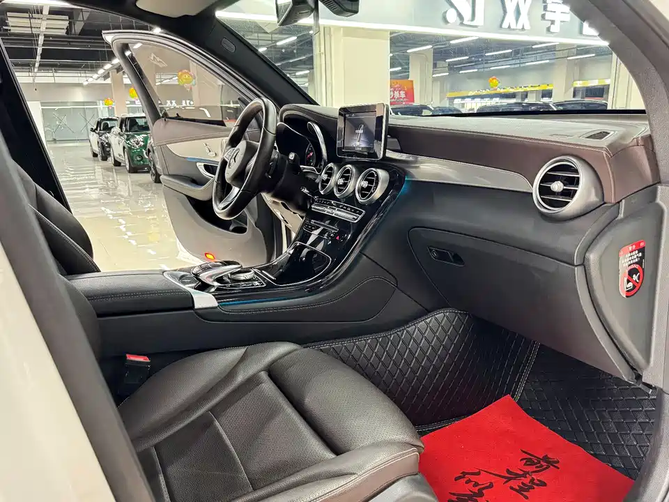 Mercedes-Benz GLC Mercedes-Benz GLC