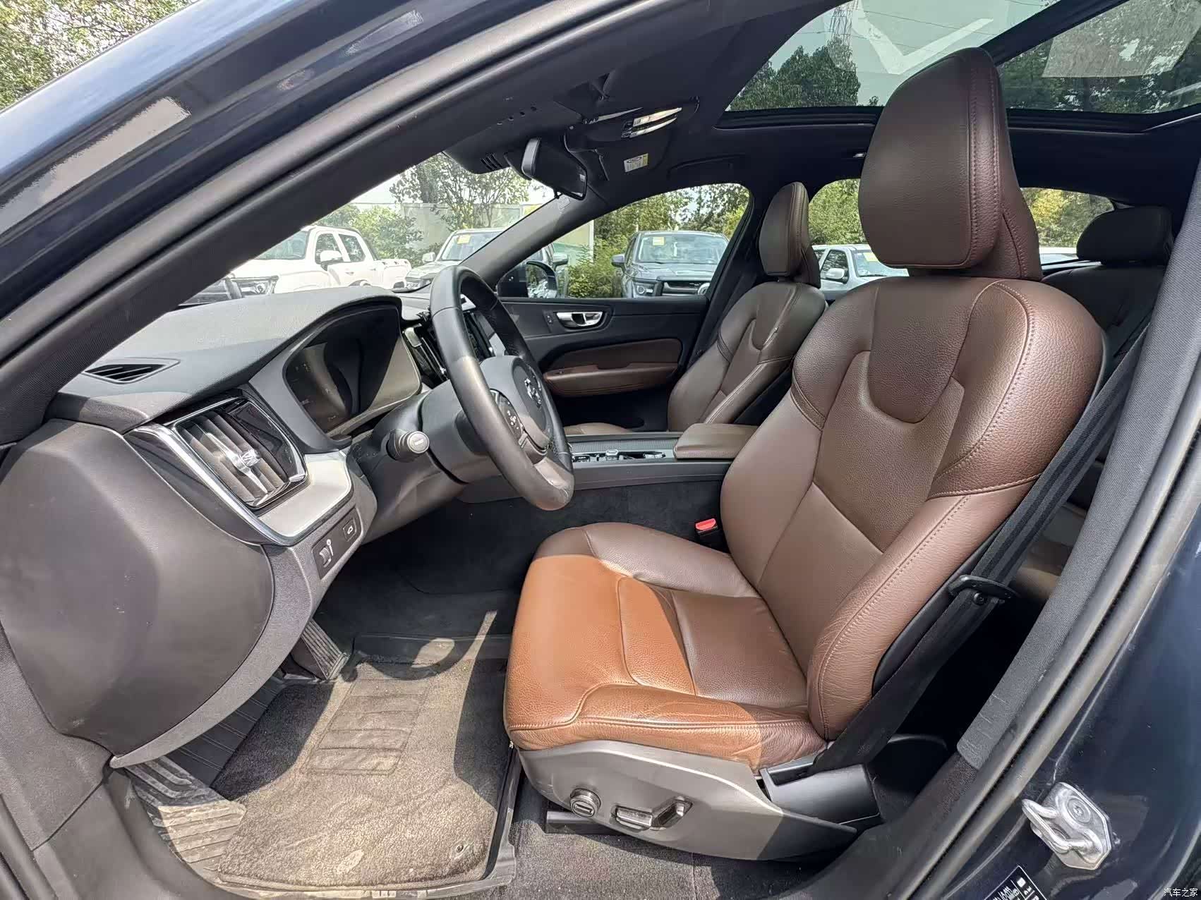 Volvo XC60, 2022 4