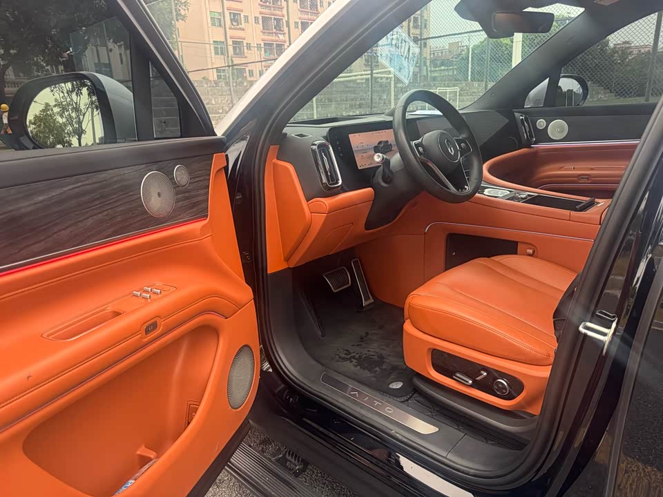 AITO Ask the world M9