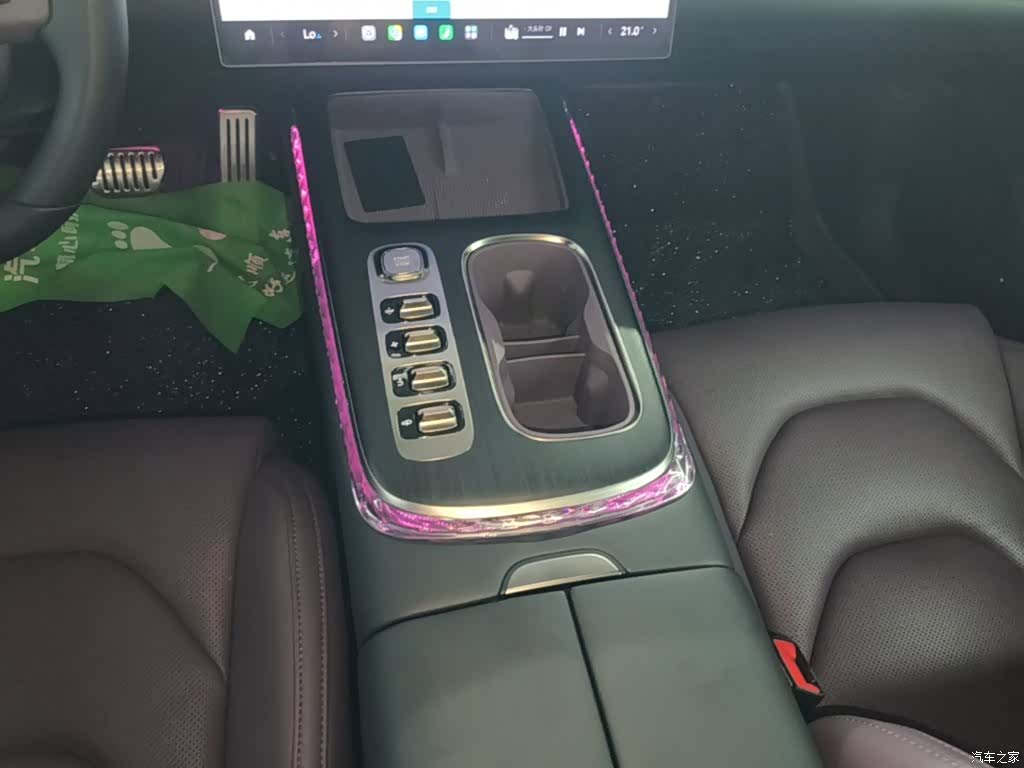 Xiaomi SU7, 2025 10