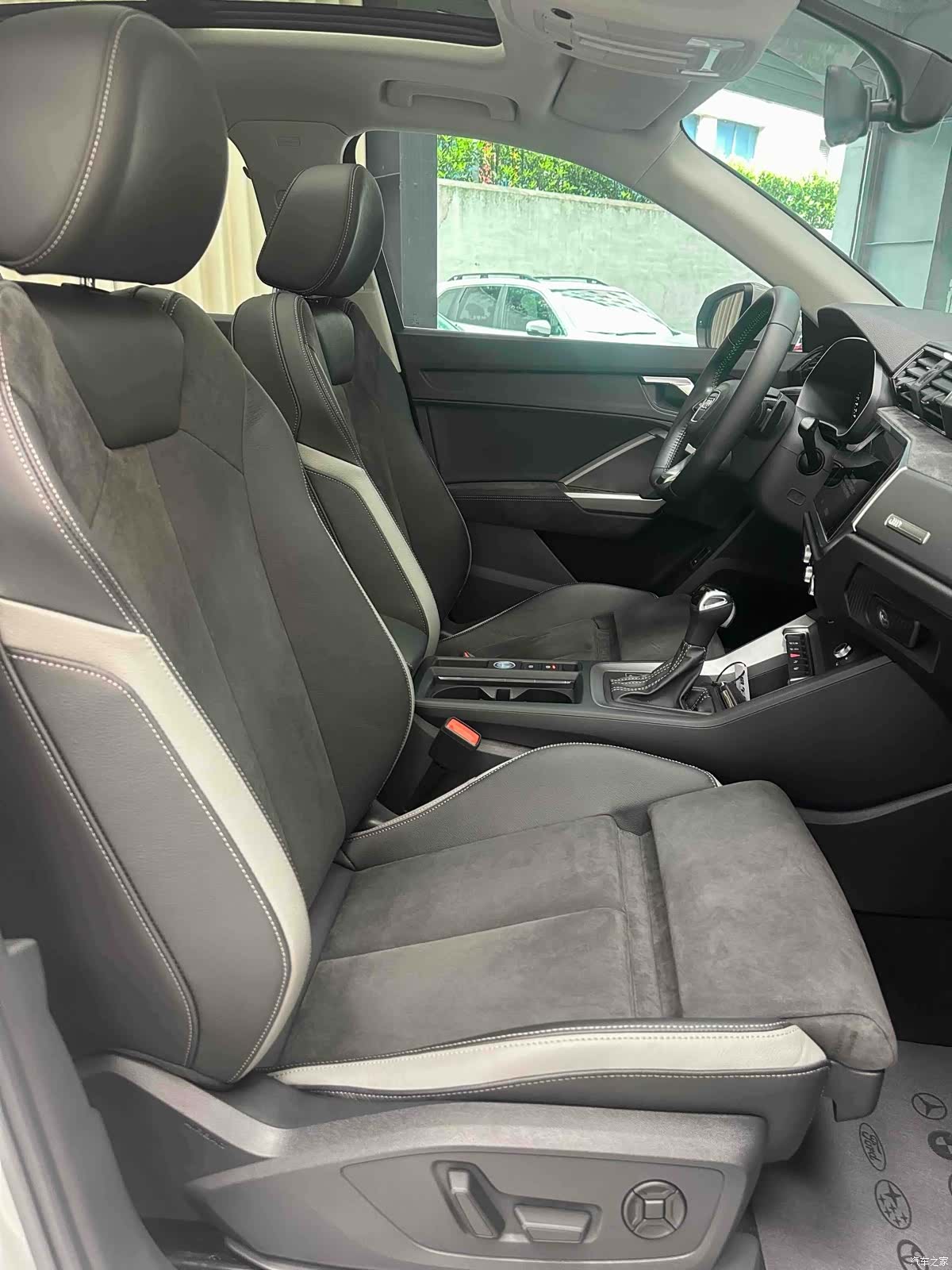 Audi Q3, 2022 10