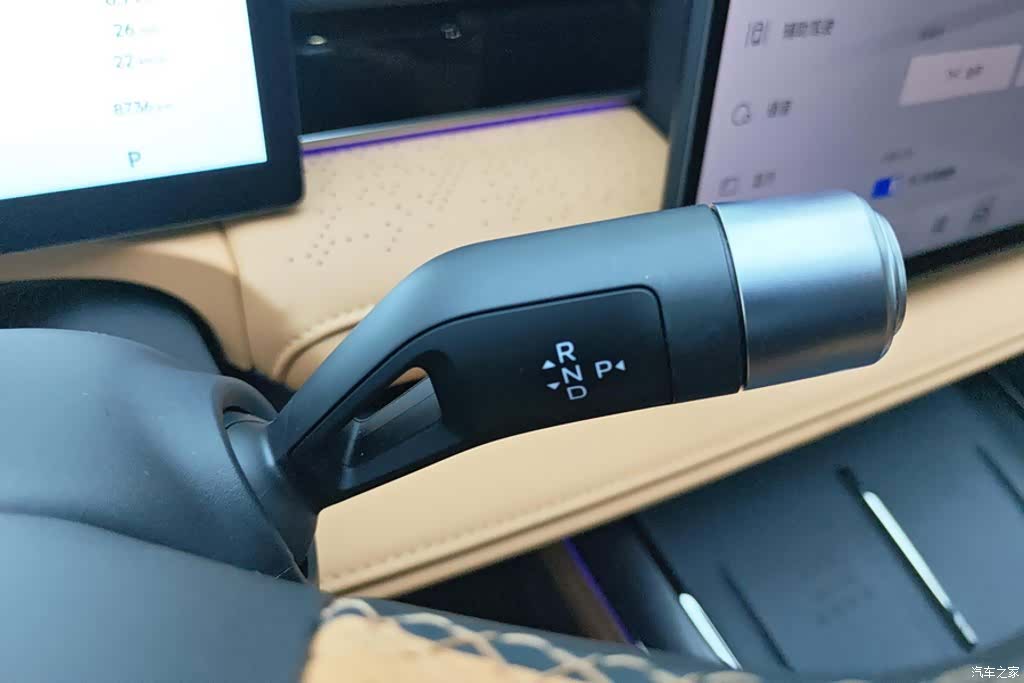 Geely 8, 2025 16