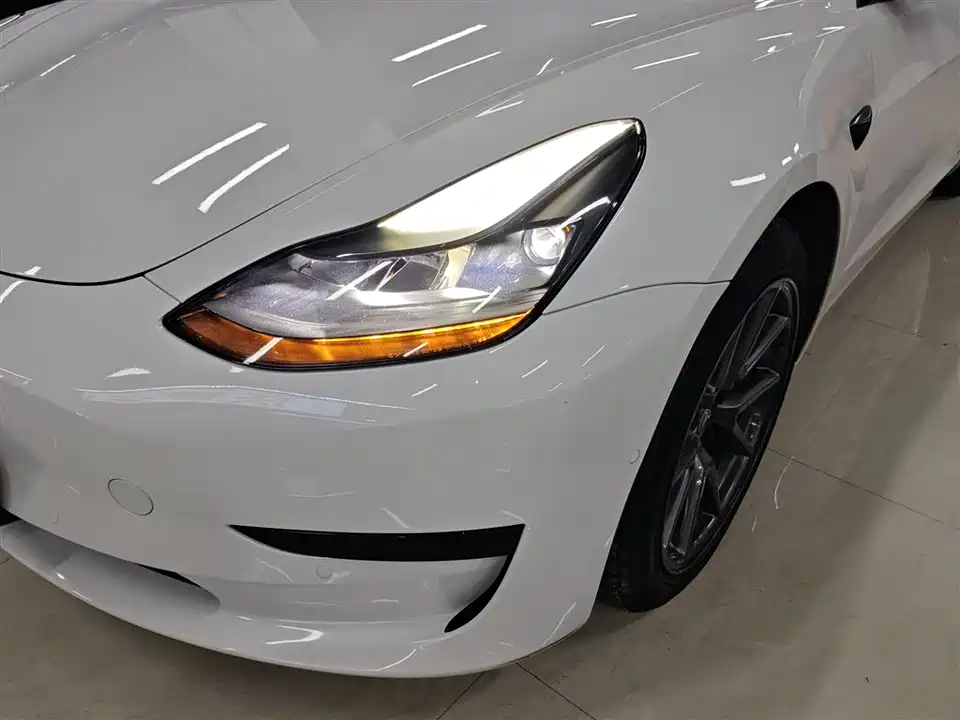 Tesla Model 3 Tesla Model 3