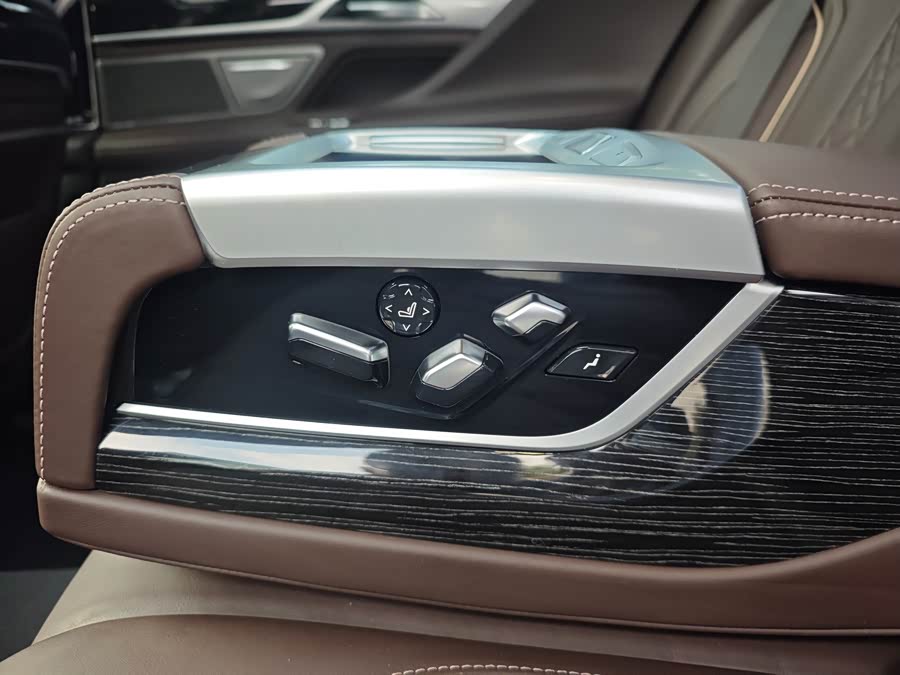 BMW 7-Series 2018, фото 14