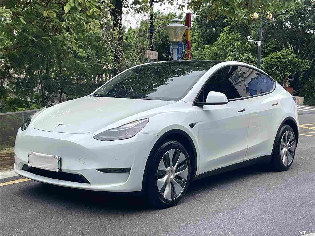 Tesla Model Y, 2021 1