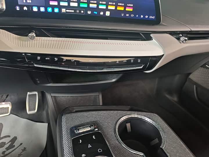 Cadillac IQ ao ge 2024 biao zhun xu hang ban