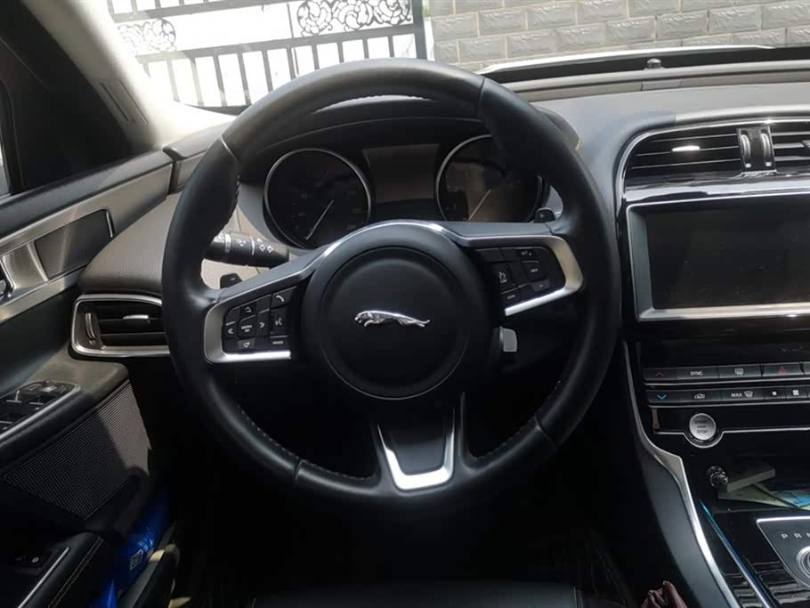 Jaguar XEL