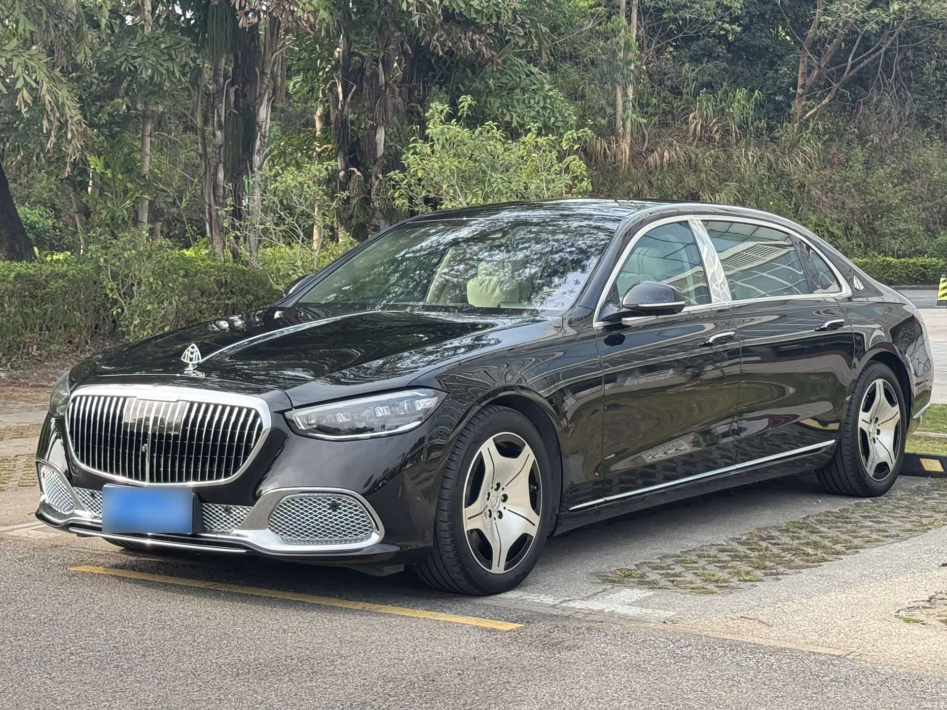 Maybach S-Class, 2023 3