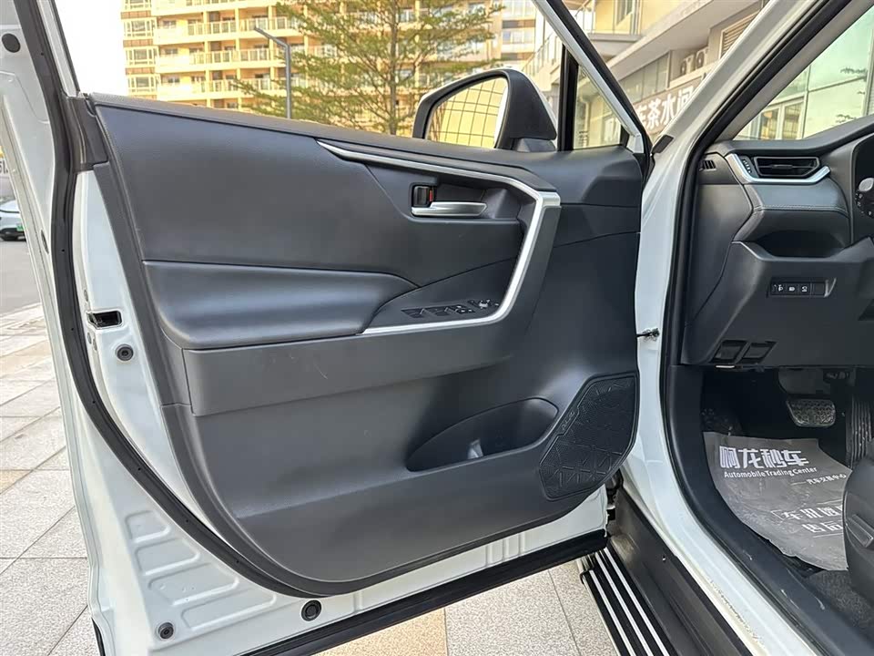 Toyota RAV4 Rongfang