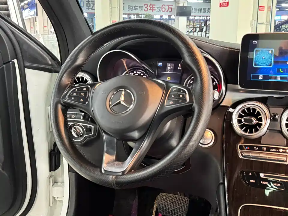 Mercedes-Benz GLC Mercedes-Benz GLC