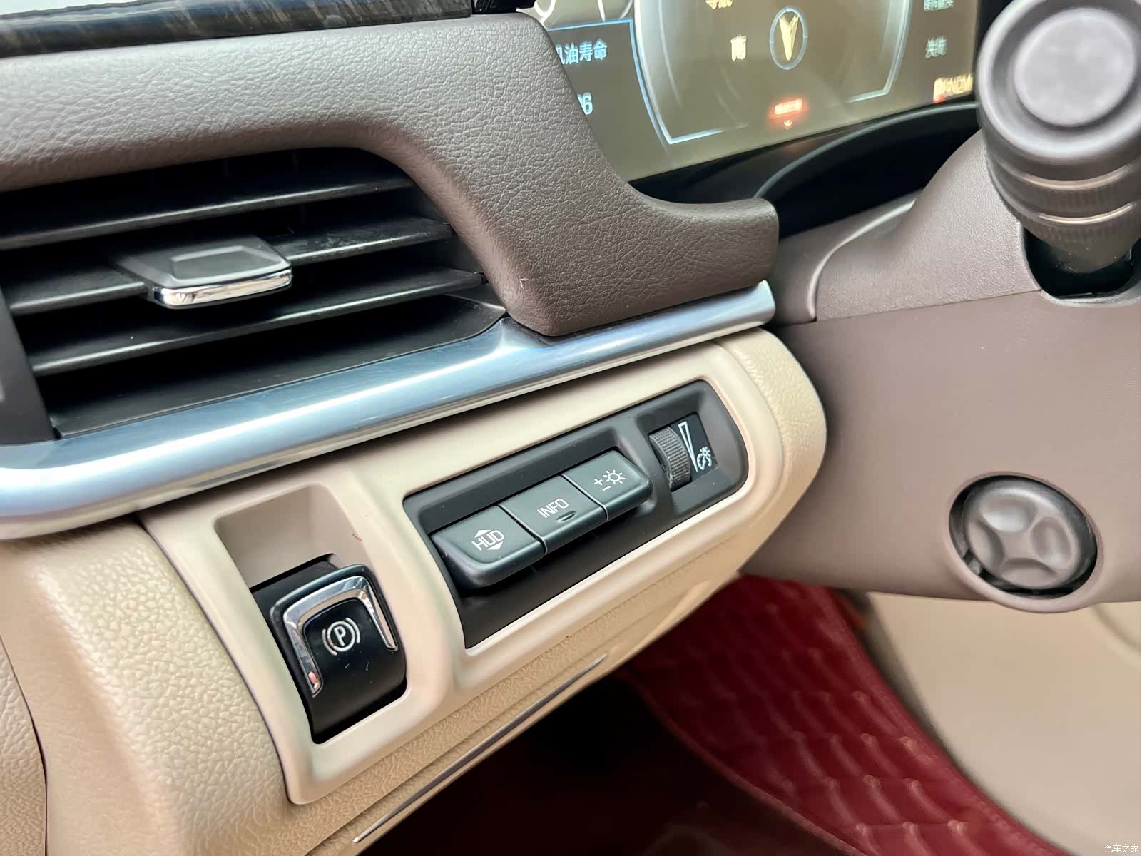 Cadillac XTS, 2015 9