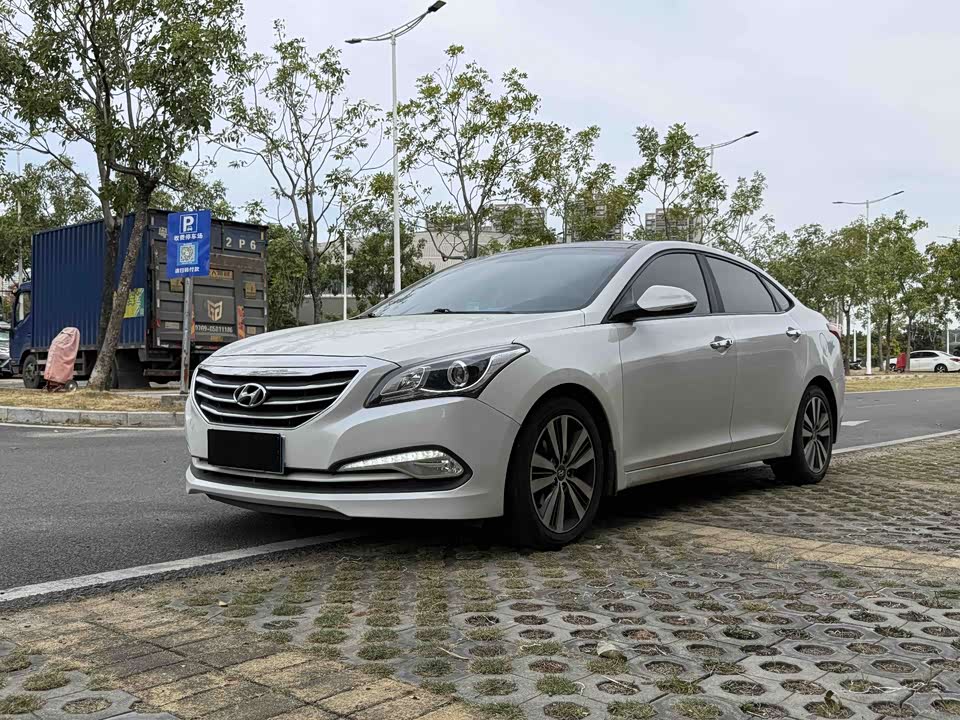 Hyundai Name picture