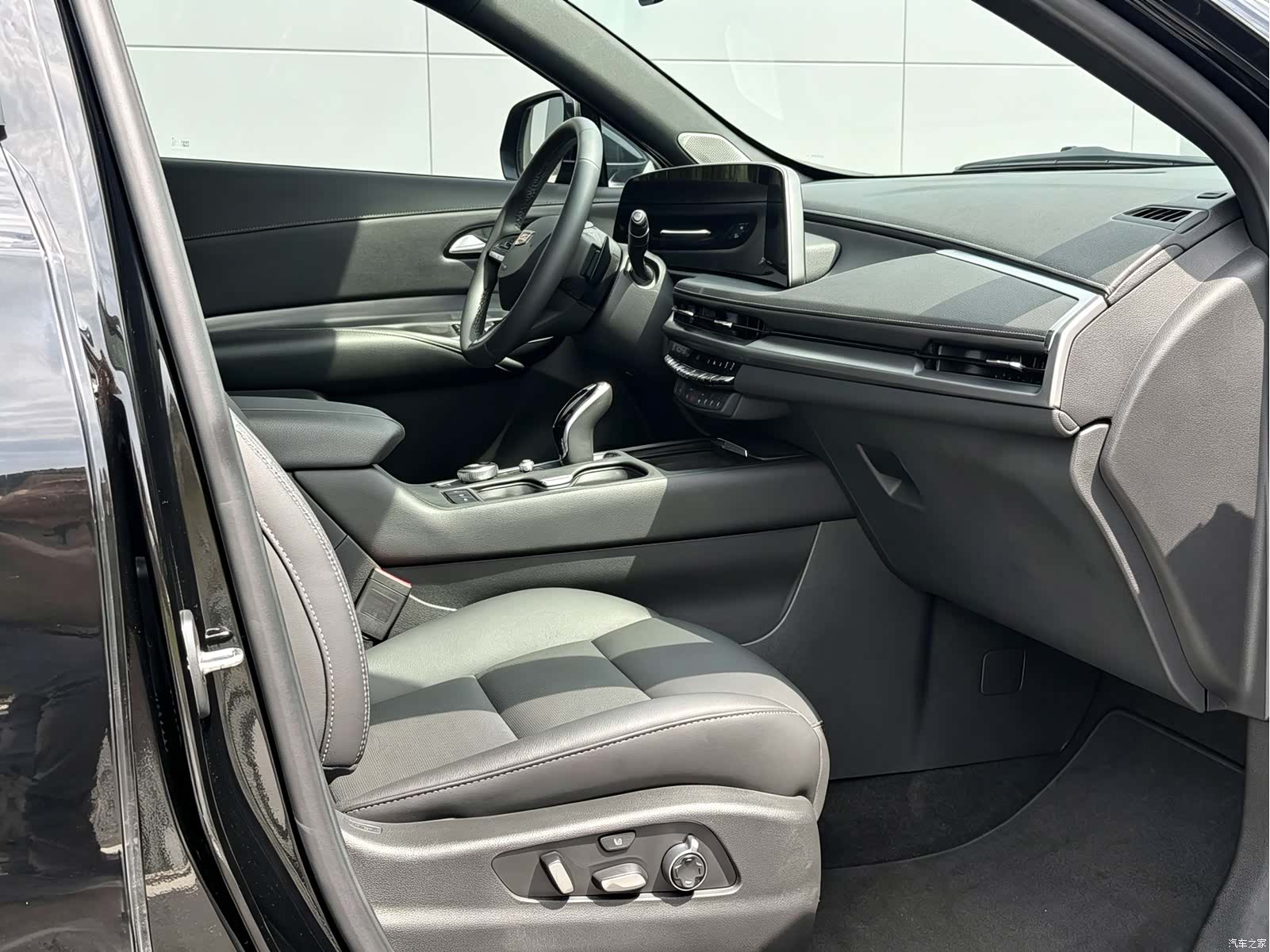 Cadillac XT4, 2023 9