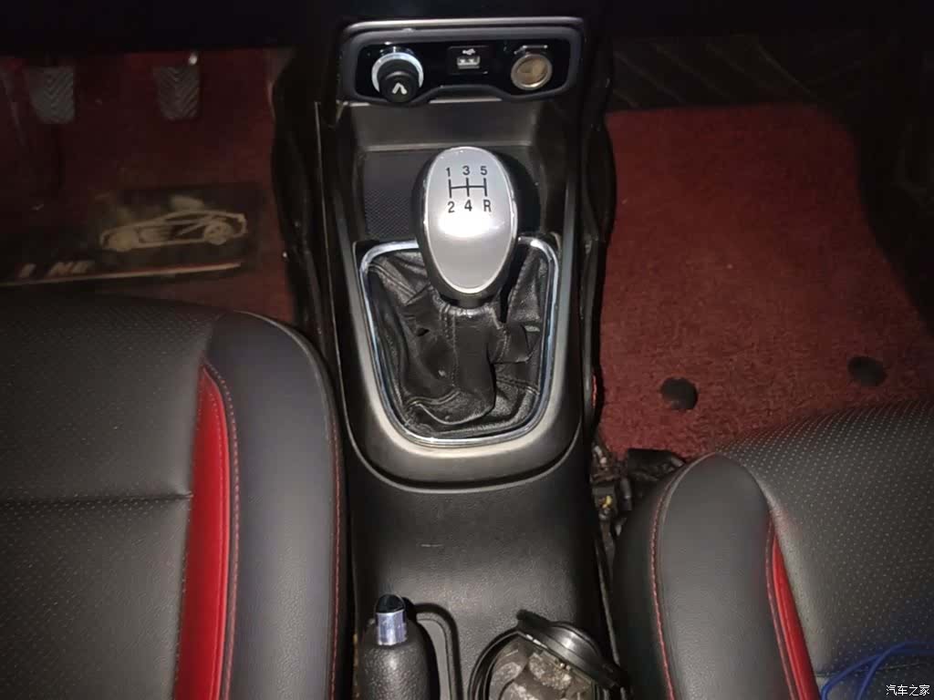Changan CS15, 2016 14