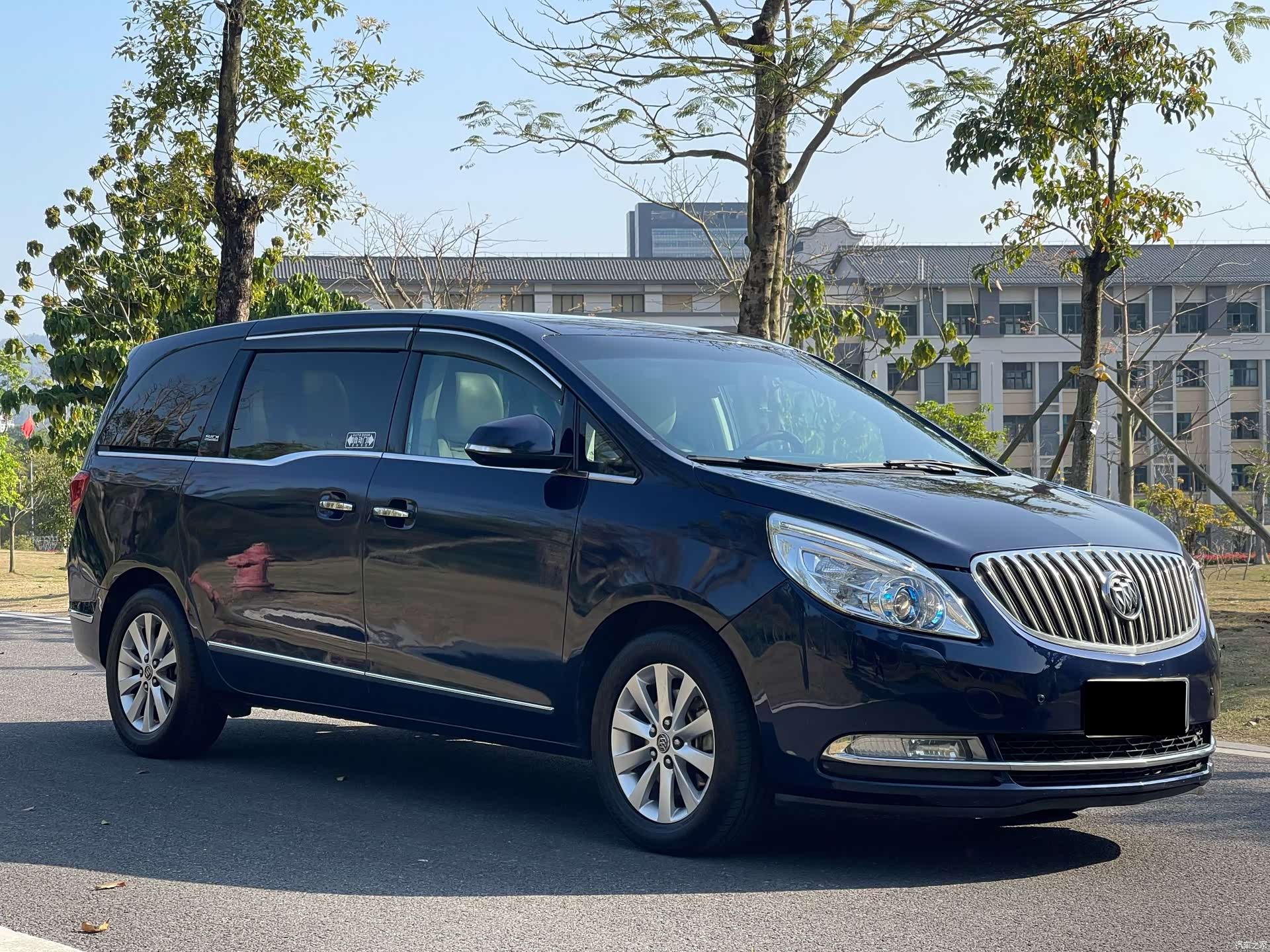 Buick GL8, 2014 3