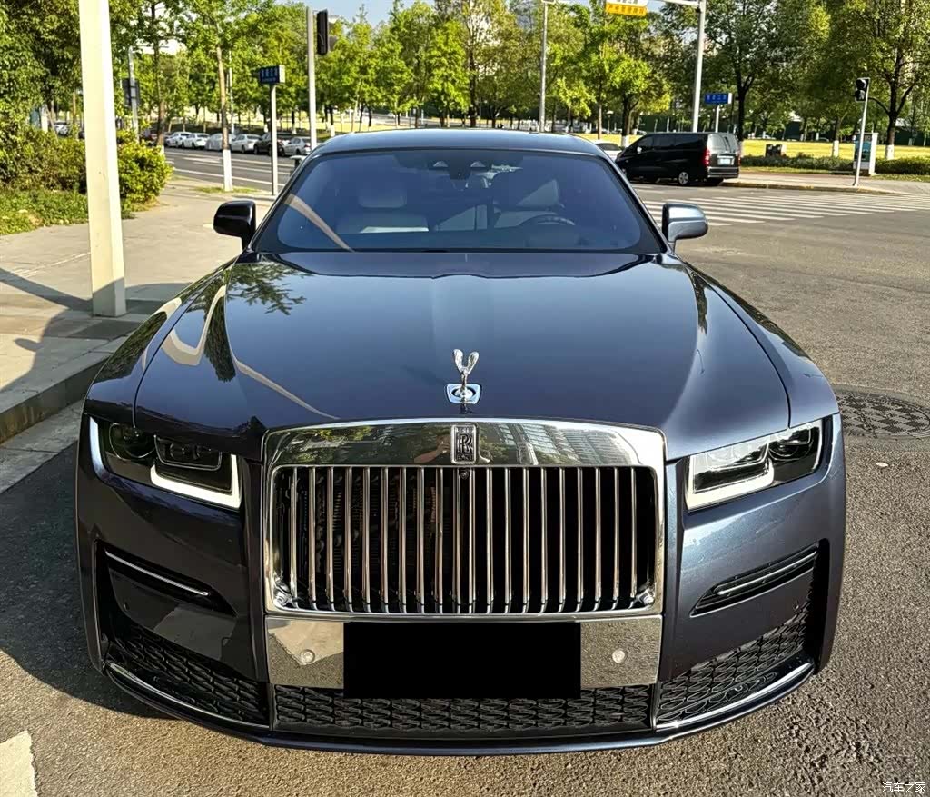 Rolls-Royce Ghost, 2021 все фото