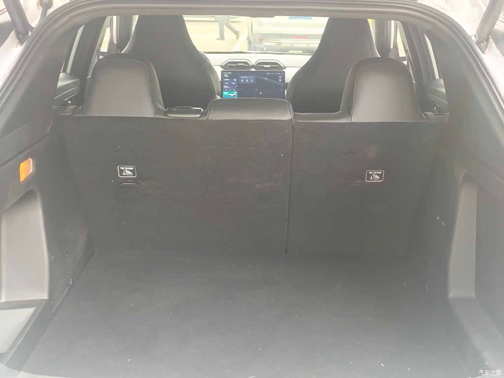 DongFeng L7, 2025 11