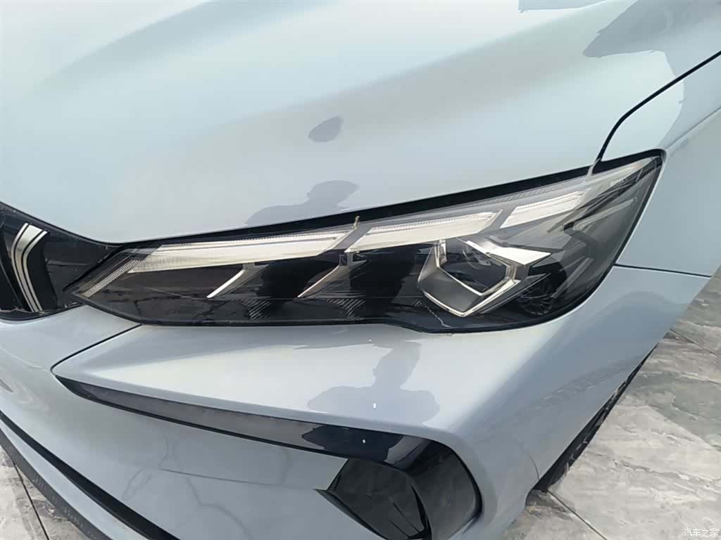 Geely Binray, 2026 24