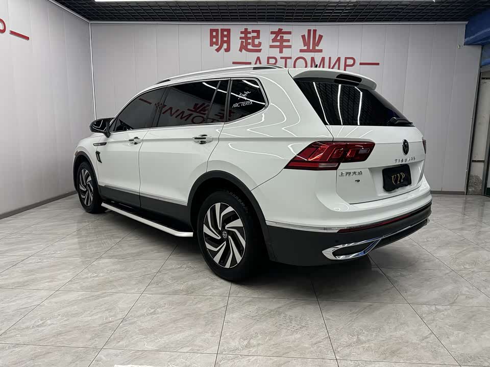 Volkswagen Tiguan L