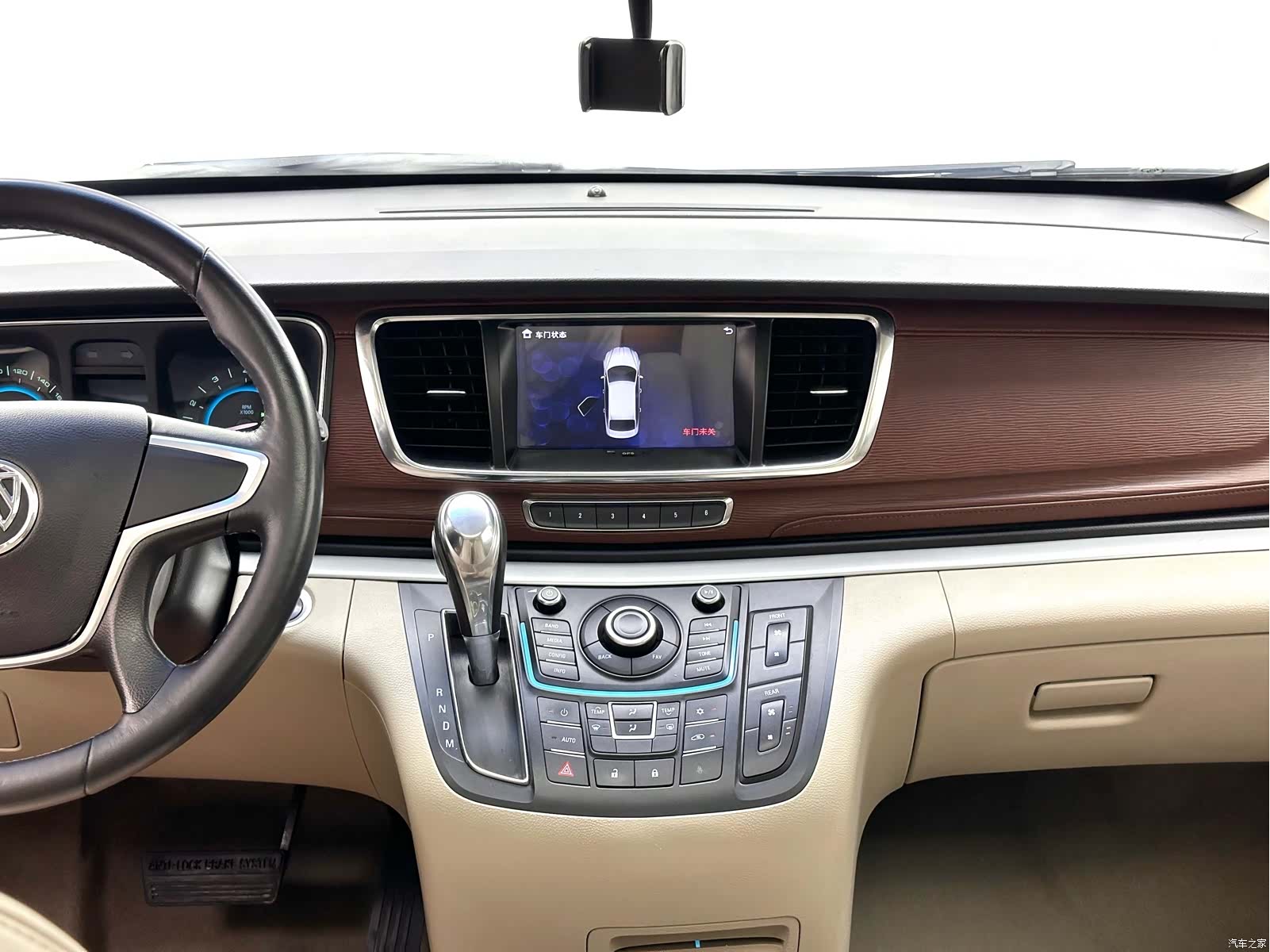 Buick GL8, 2016 7