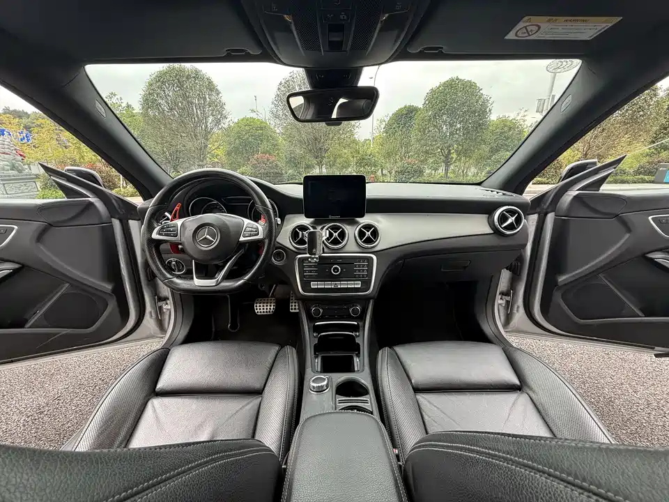 Mercedes-Benz CLA