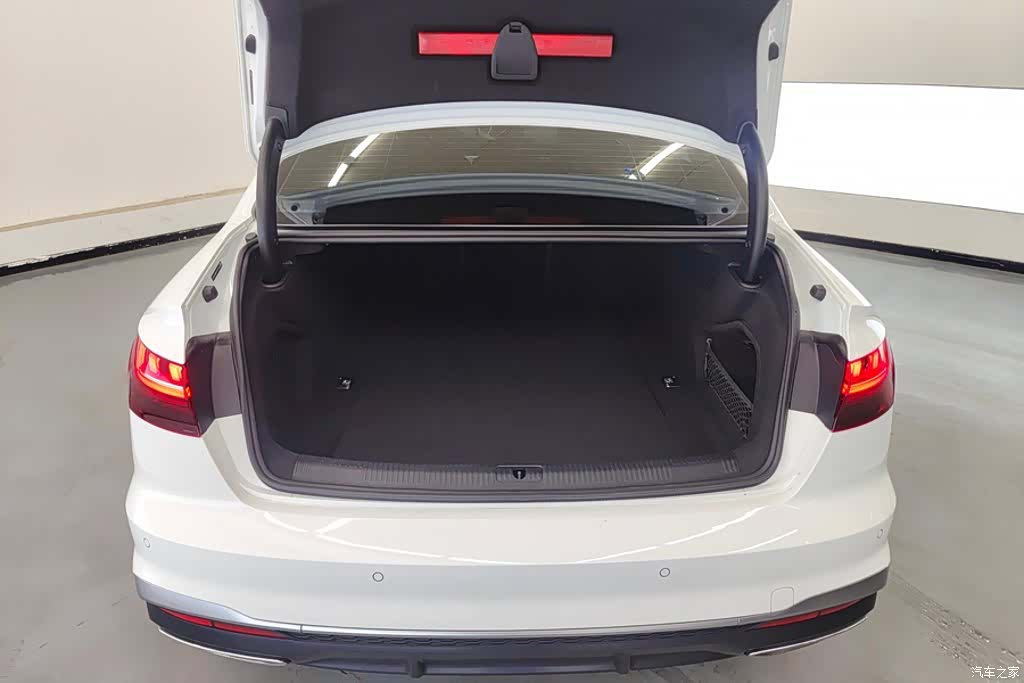 Audi A4L, 2024 4