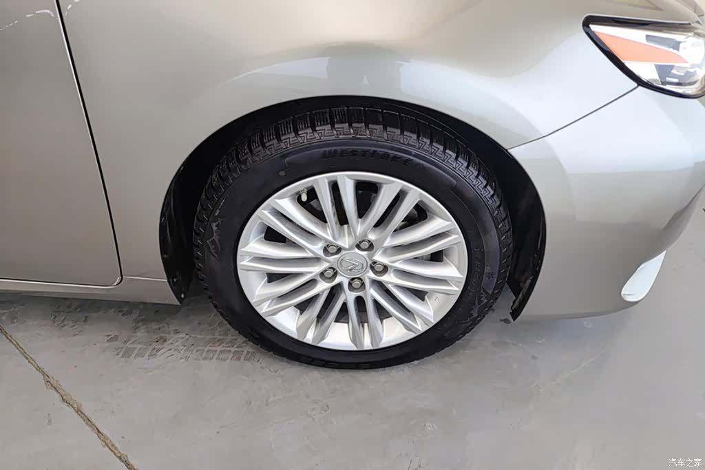 Lexus ES, 2017 6