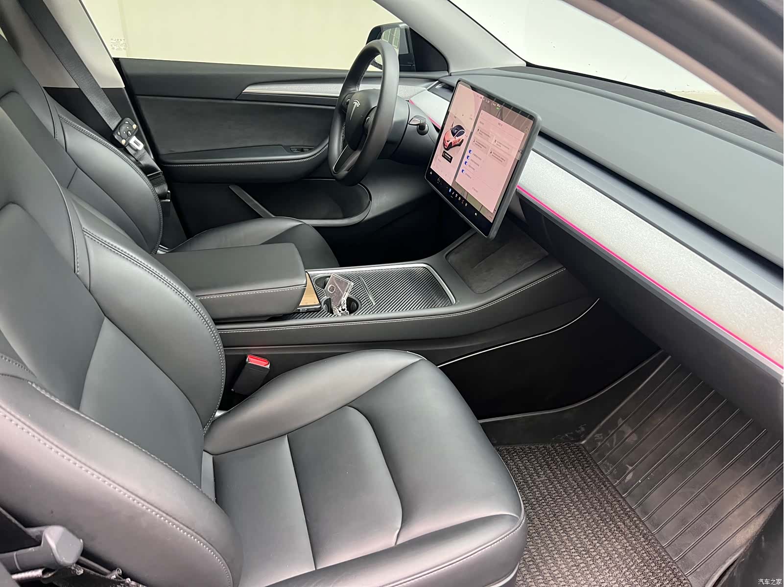 Tesla Model Y, 2024 4