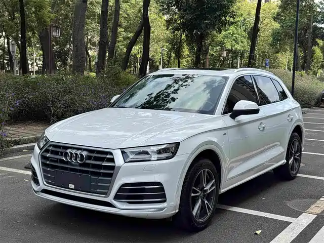 Audi Q5L 2020 — купить из Китая под заказ