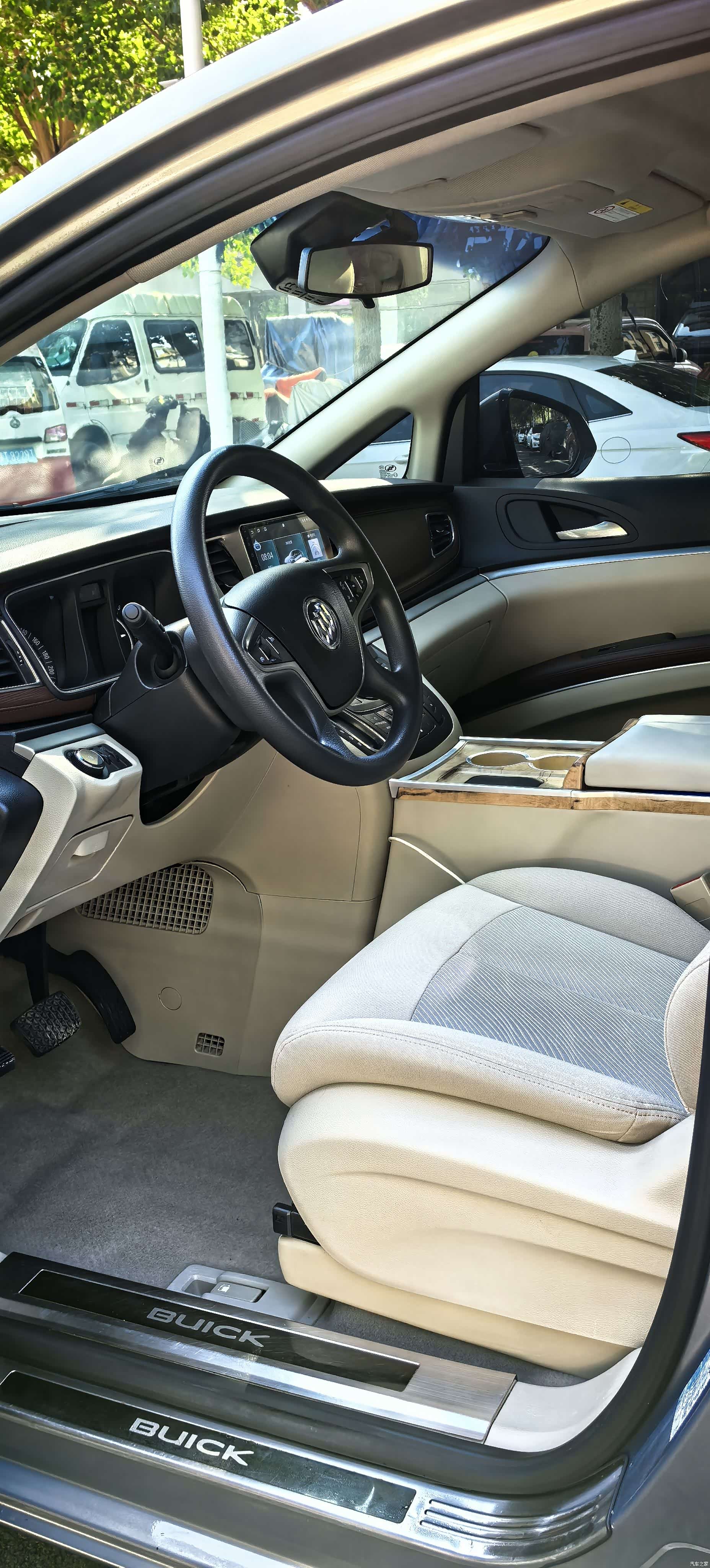 Buick GL8, 2019 4