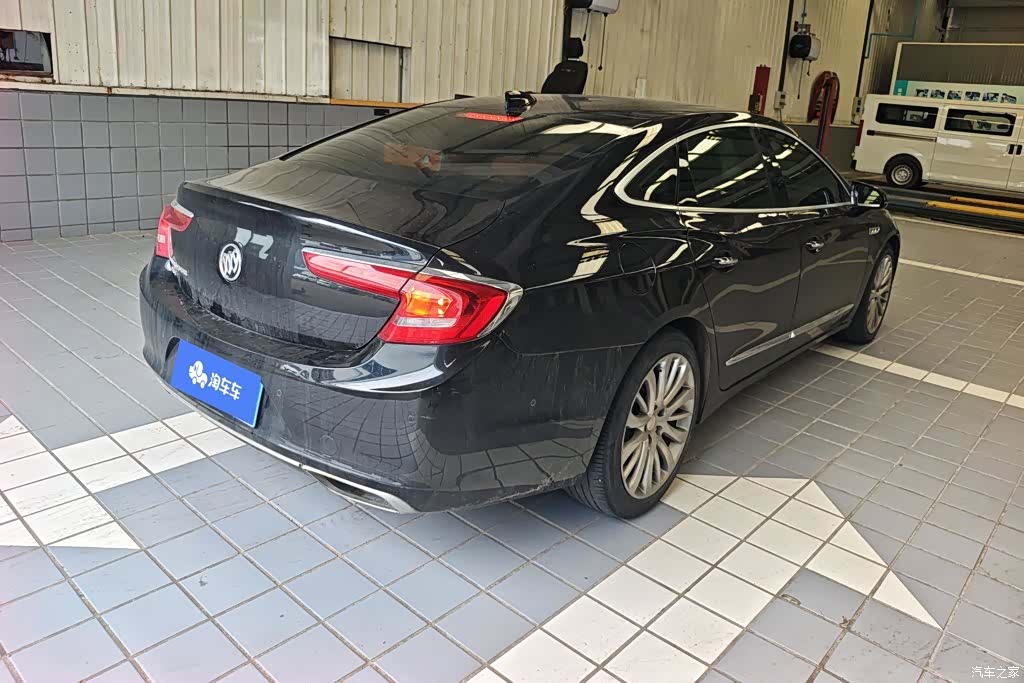 Buick LaCrosse, 2018 3
