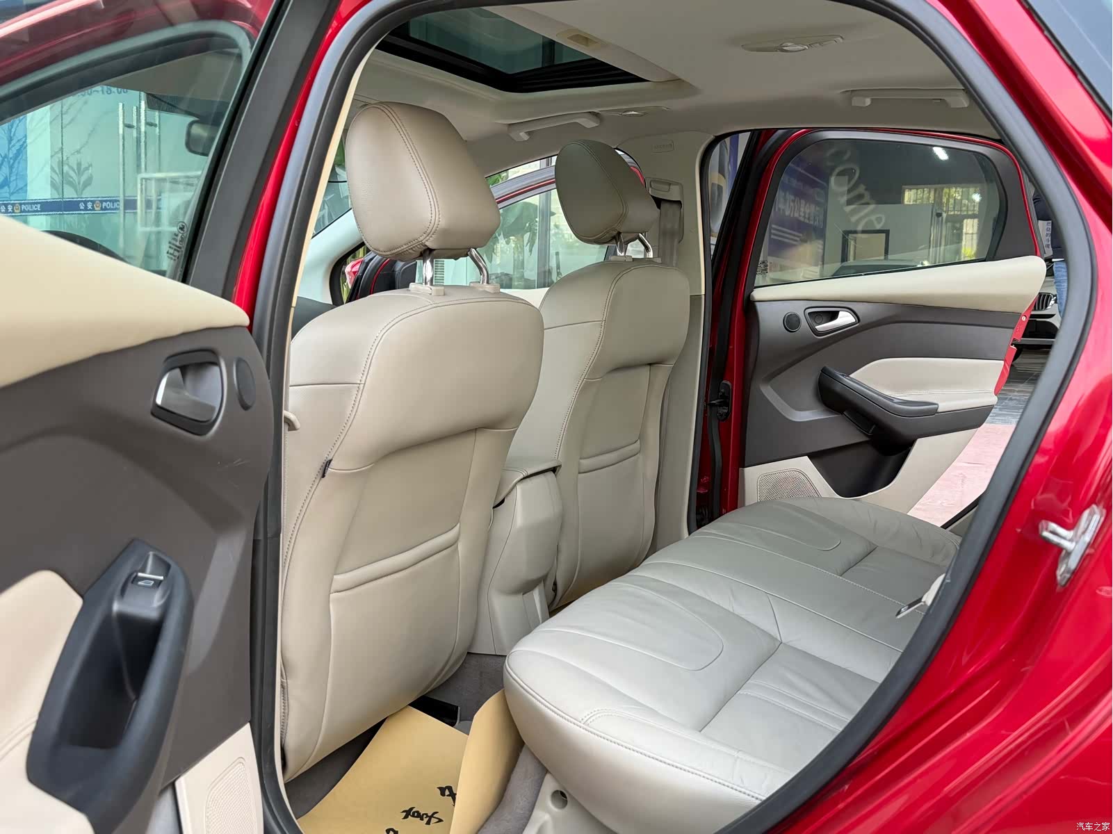Ford Focus, 2012 7