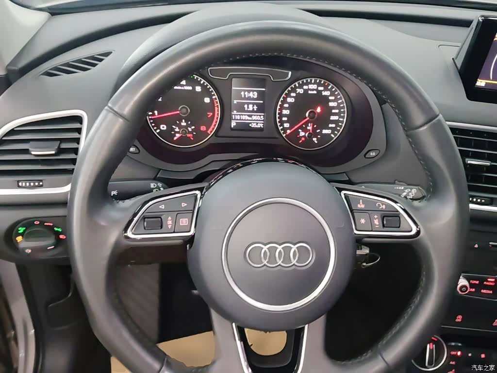 Audi Q3, 2018 11